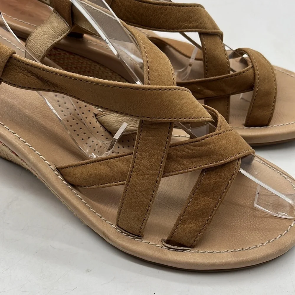 Ugg Leather pink orange wedge sandal Sz 9. MCW0669A